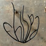 Cartel de varilla de hierro con acabado negro satinado