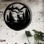 Cartel cortado a mano con plasma y pintado. Medidas 50cm.